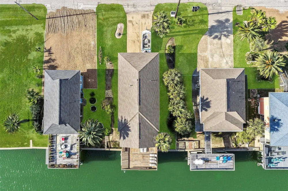 4610 Jamaica Cove Road Jamaica Beach, TX 77554