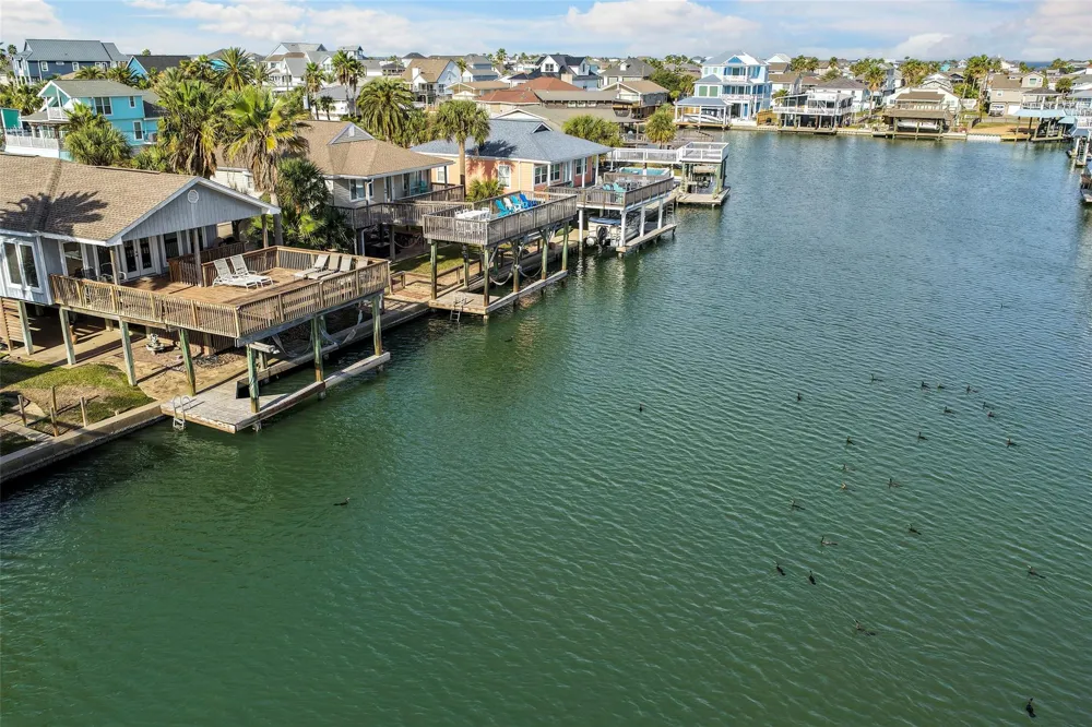 4610 Jamaica Cove Road Jamaica Beach, TX 77554