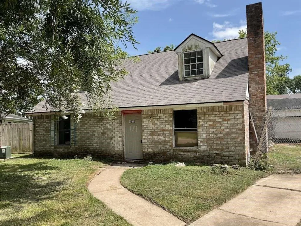 4922 Dollar Reef Drive Bacliff, TX 77518