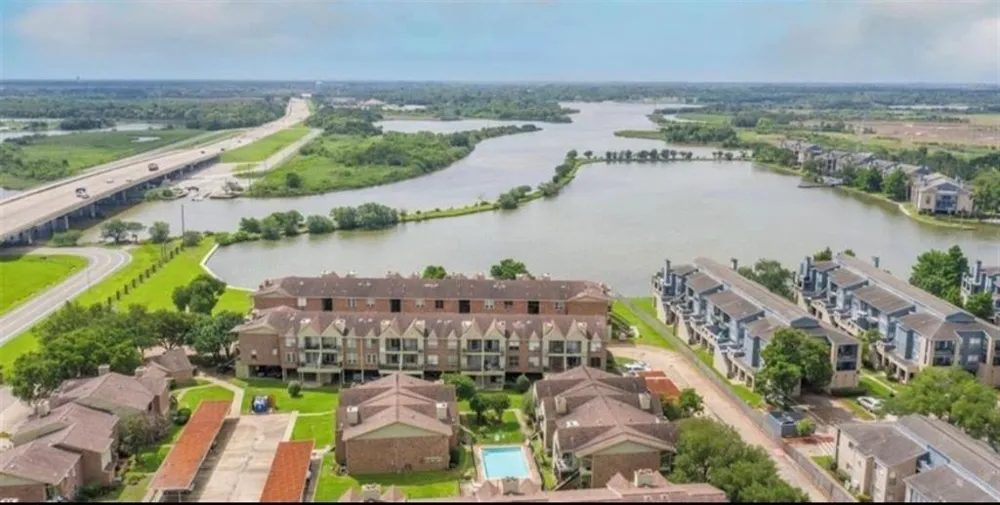18800 Egret Bay Boulevard #501 Webster, TX 77058