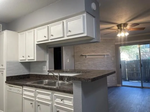 18800 Egret Bay Boulevard #501 Webster, TX 77058