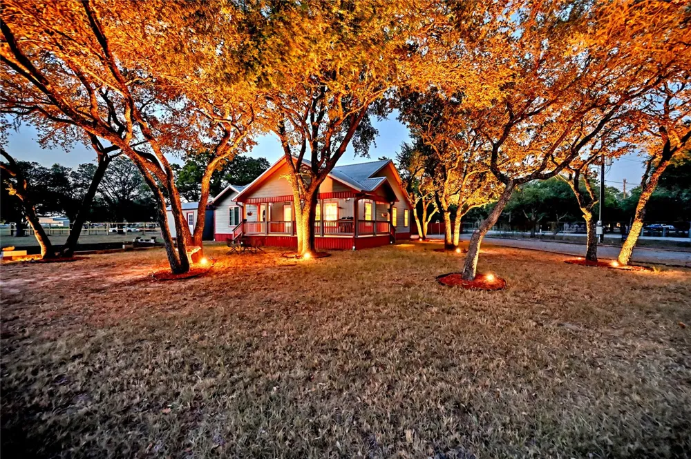 1066 County Road 233 Giddings, TX 78942