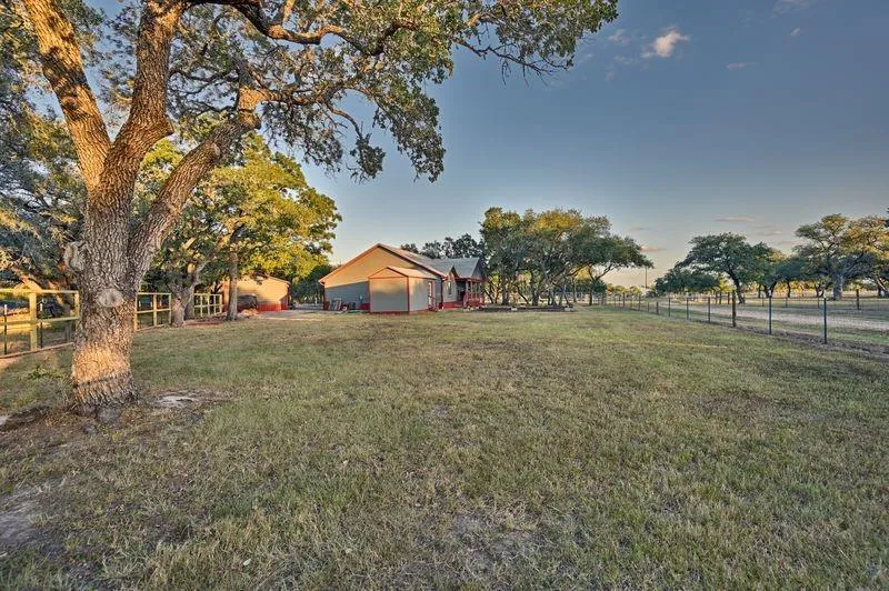 1066 County Road 233 Giddings, TX 78942