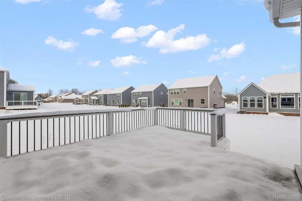 2436 Parkshore Drive Commerce Charter Township, MI 48382