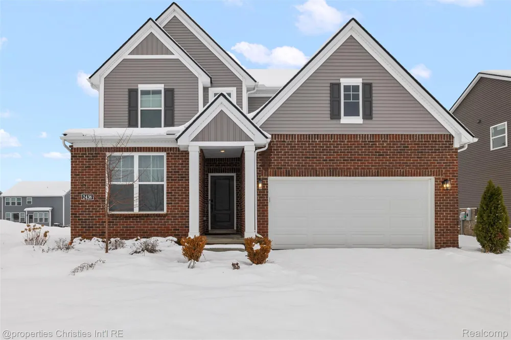 2436 Parkshore Drive Commerce Charter Township, MI 48382