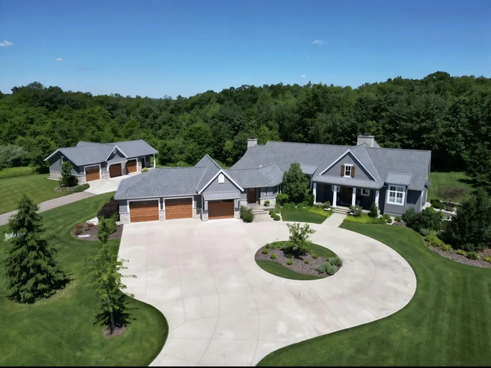 124 Stonegate Drive Battle Creek, MI 49015