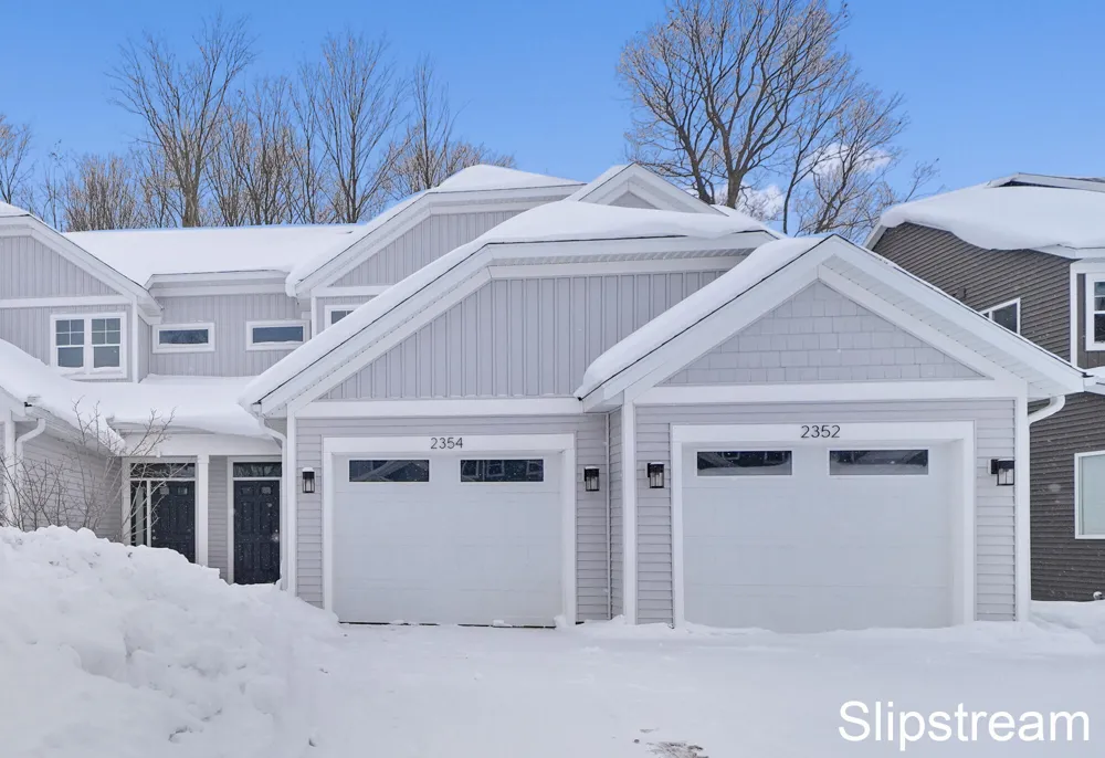 2354 Watertown Way NE