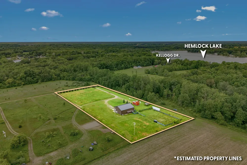 9055 Kellogg Drive Reading, MI 49274