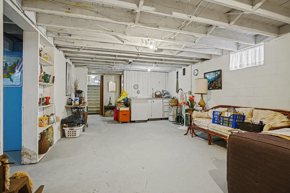 5494 Old Pipestone Road Eau Claire, MI 49111