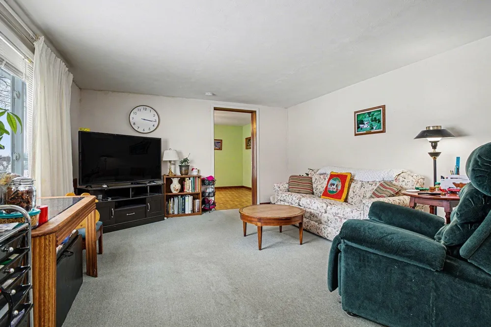 5494 Old Pipestone Road Eau Claire, MI 49111