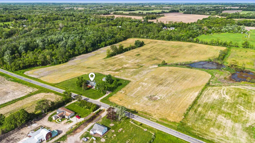 5494 Old Pipestone Road Eau Claire, MI 49111