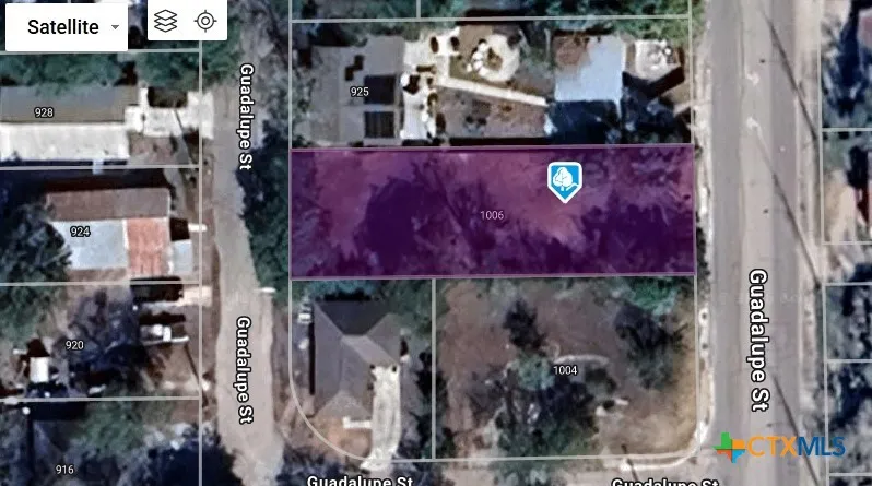 1006 Guadalupe Street Seguin, TX 78155