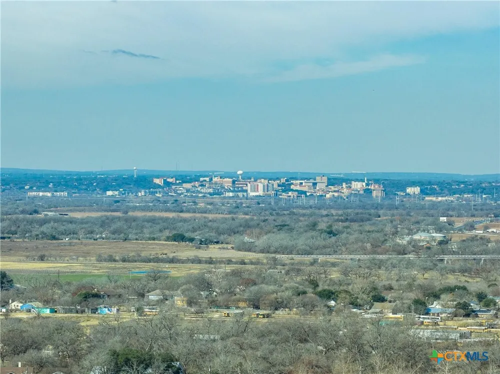 620 NW River Road Martindale, TX 78655