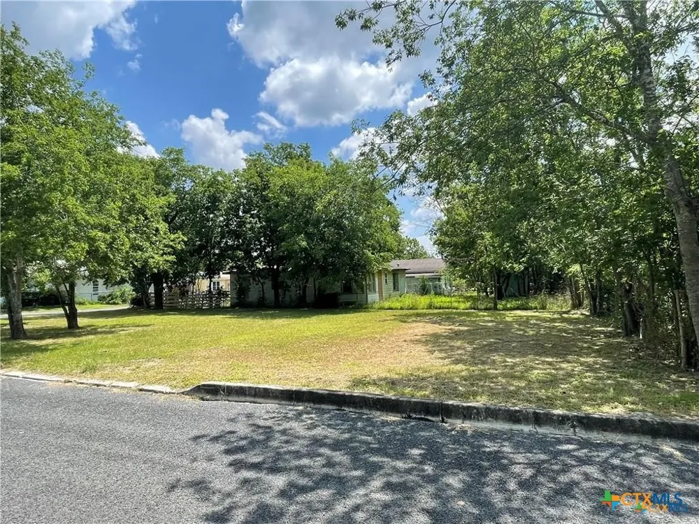 557 Silva Street Seguin, TX 78155