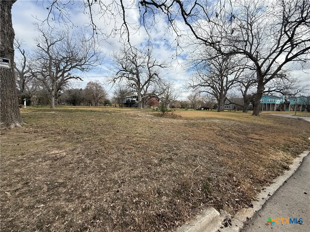 69 S Hampton Drive Seguin, TX 78155