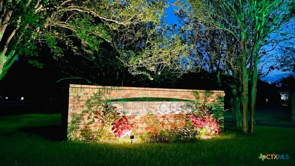 69 S Hampton Drive Seguin, TX 78155