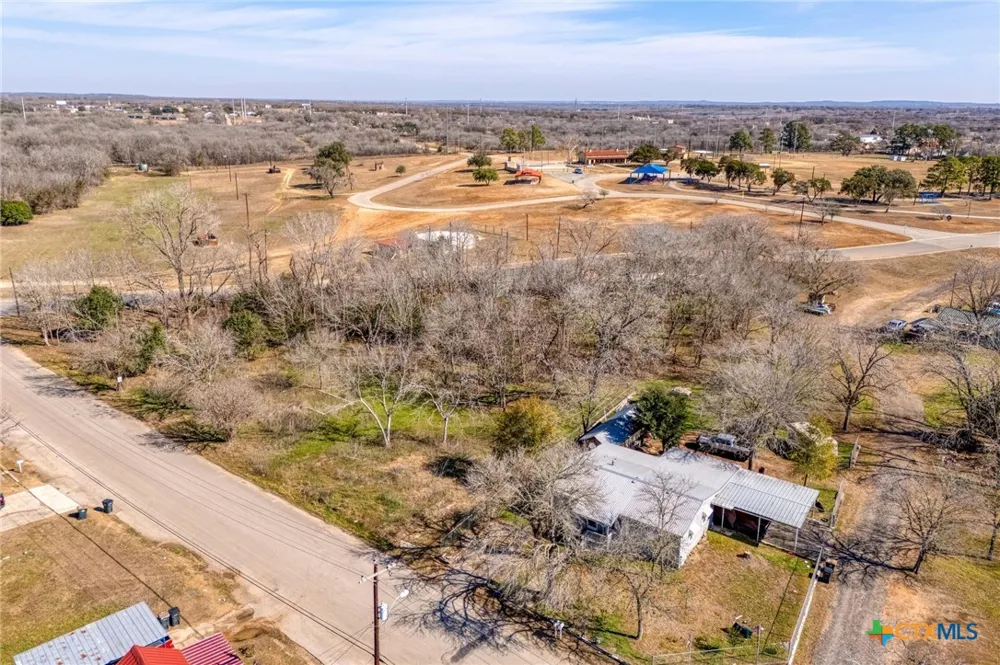 1018 Hackberry Avenue Luling, TX 78648