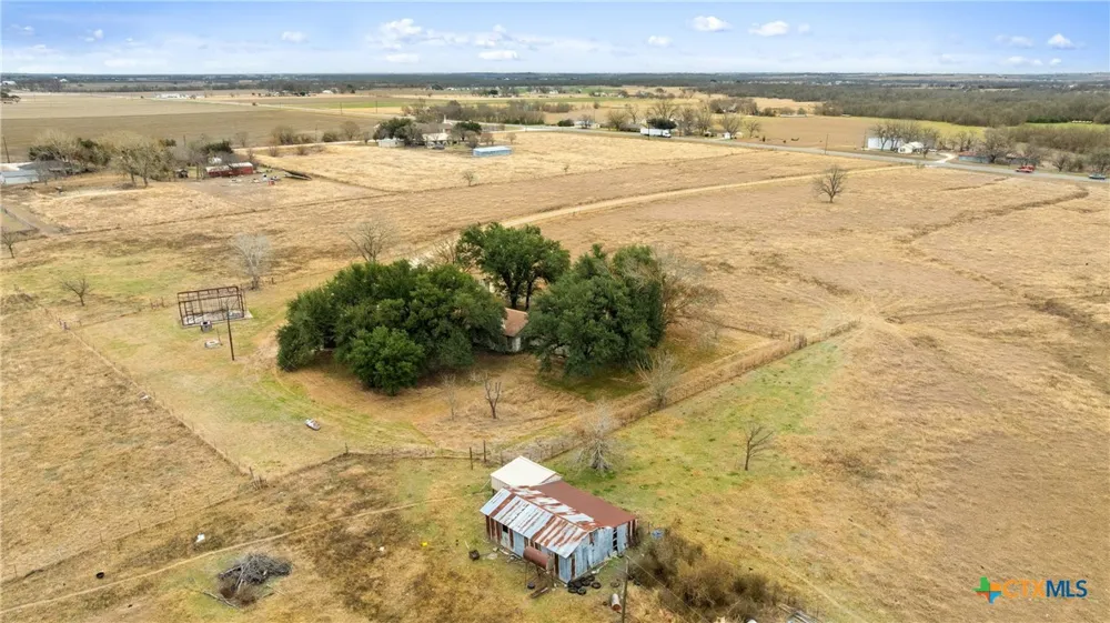 9562 State Hwy 53 Rogers, TX 76569