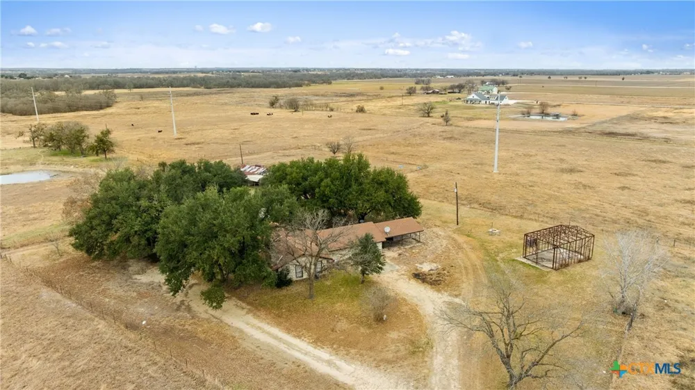 9562 State Hwy 53 Rogers, TX 76569