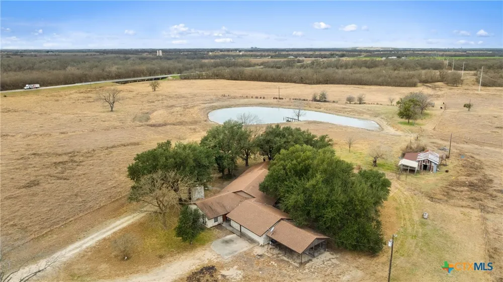 9562 State Hwy 53 Rogers, TX 76569