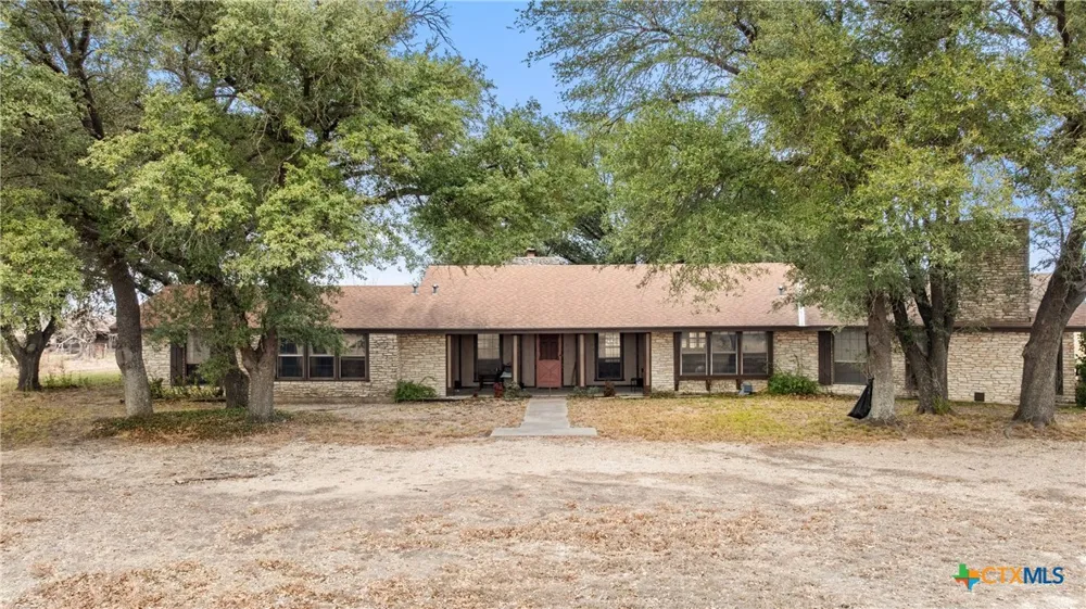 9562 State Hwy 53 Rogers, TX 76569