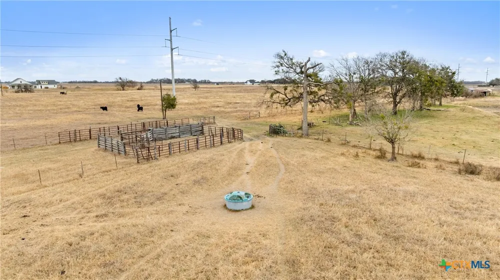 9562 State Hwy 53 Rogers, TX 76569
