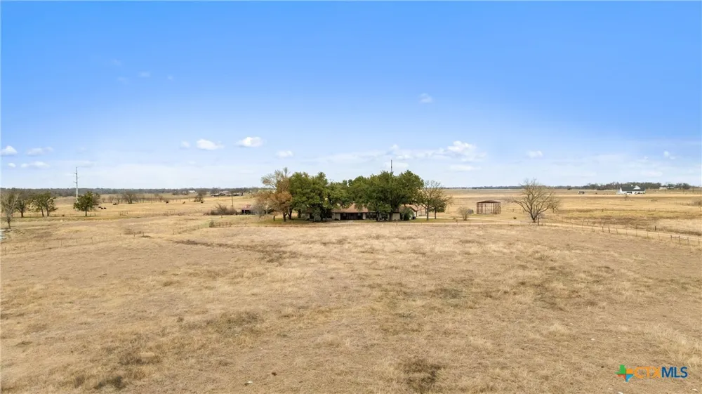 9562 State Hwy 53 Rogers, TX 76569