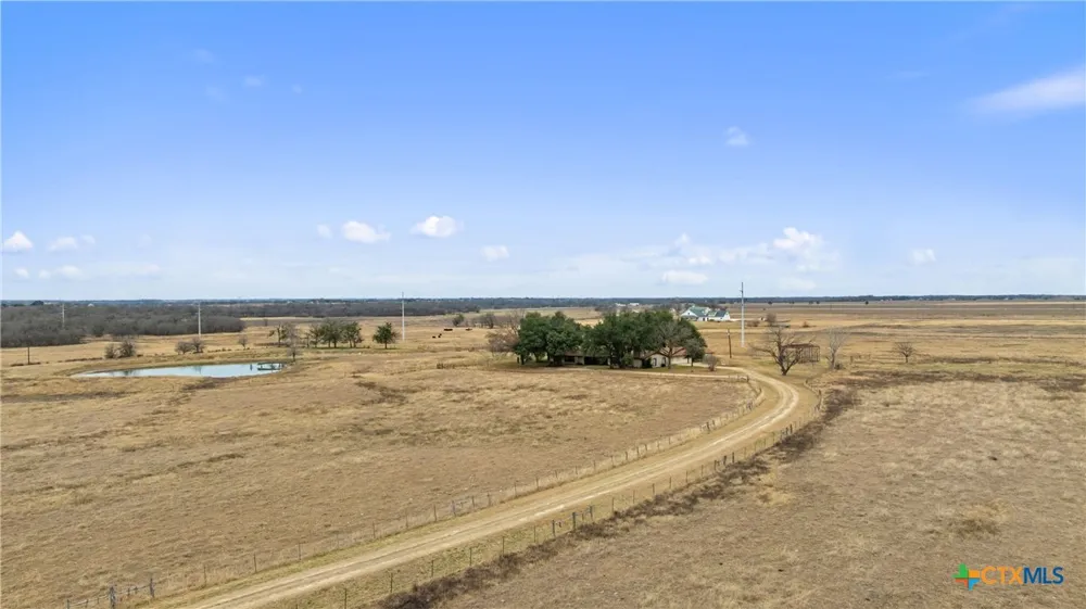 9562 State Hwy 53 Rogers, TX 76569