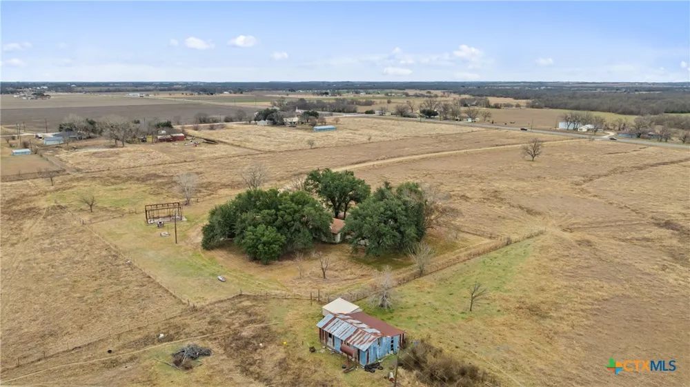 9562 State Hwy 53 Rogers, TX 76569