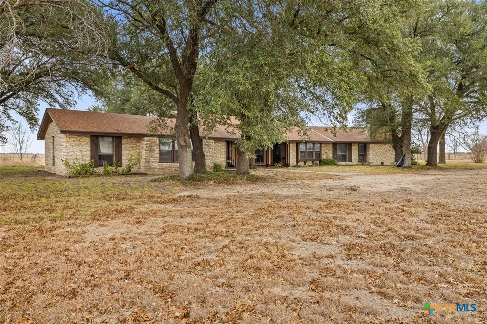 9562 State Hwy 53 Rogers, TX 76569