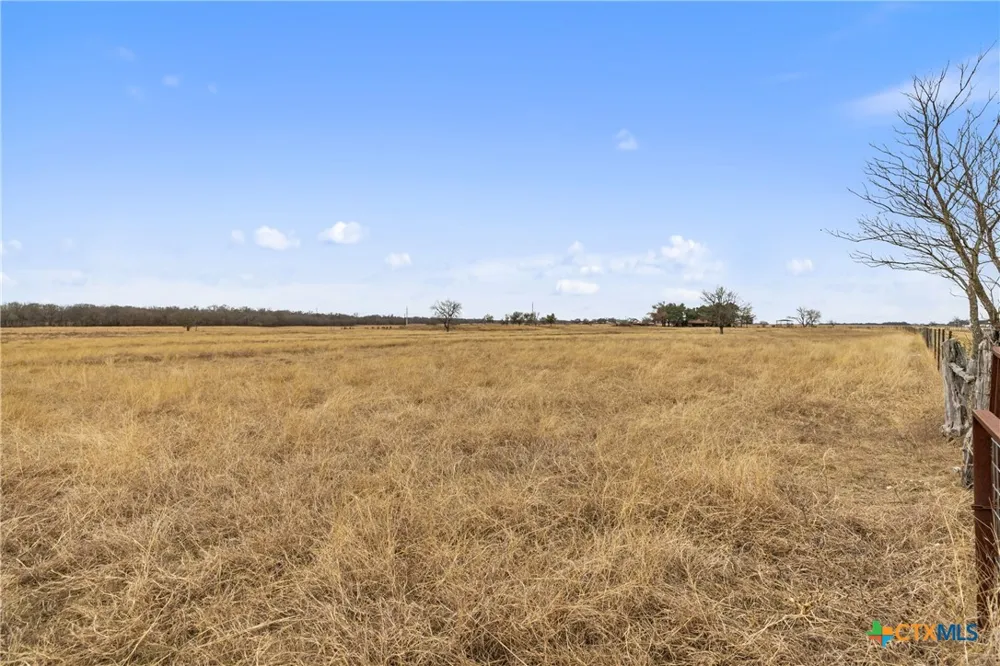 9562 State Hwy 53 Rogers, TX 76569