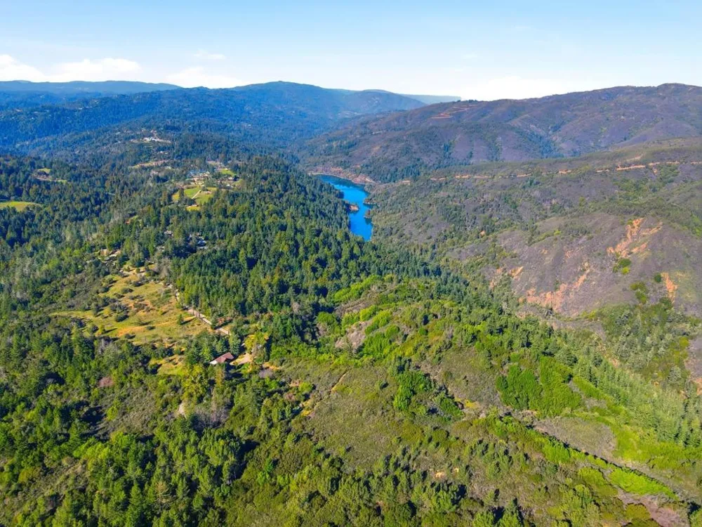 24733 Loma Prieta Avenue Los Gatos, CA 95033