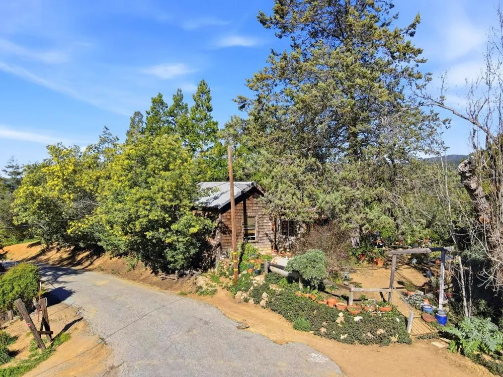 24733 Loma Prieta Avenue Los Gatos, CA 95033