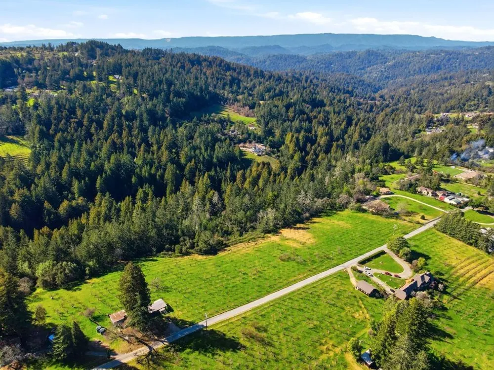 24580 Loma Prieta Avenue Los Gatos, CA 95033