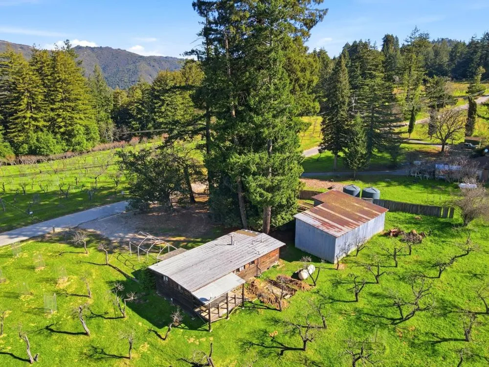 24580 Loma Prieta Avenue Los Gatos, CA 95033