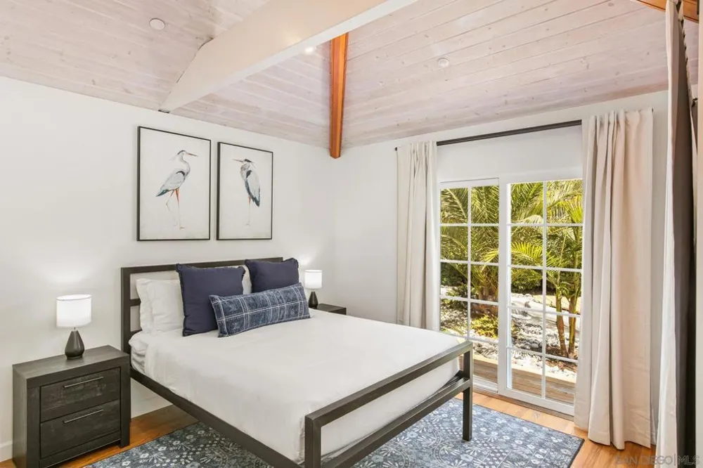 4853 Ocean/Law San Diego, CA 92109