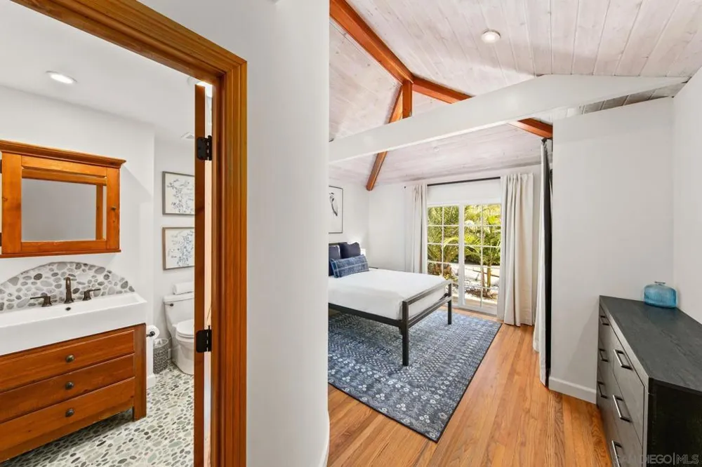 4853 Ocean/Law San Diego, CA 92109