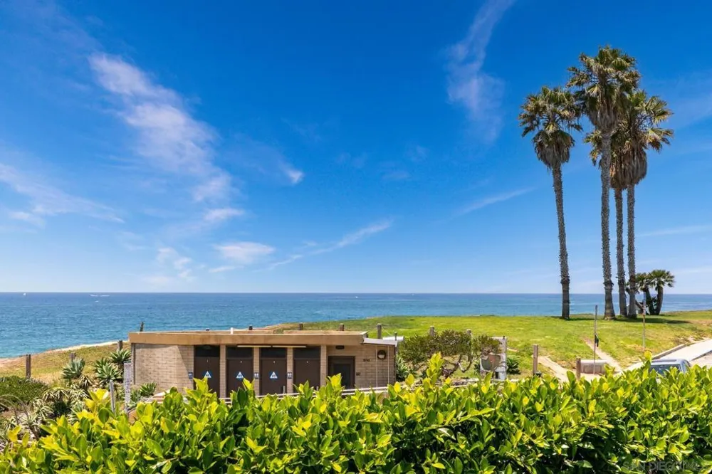 4853 Ocean/Law San Diego, CA 92109