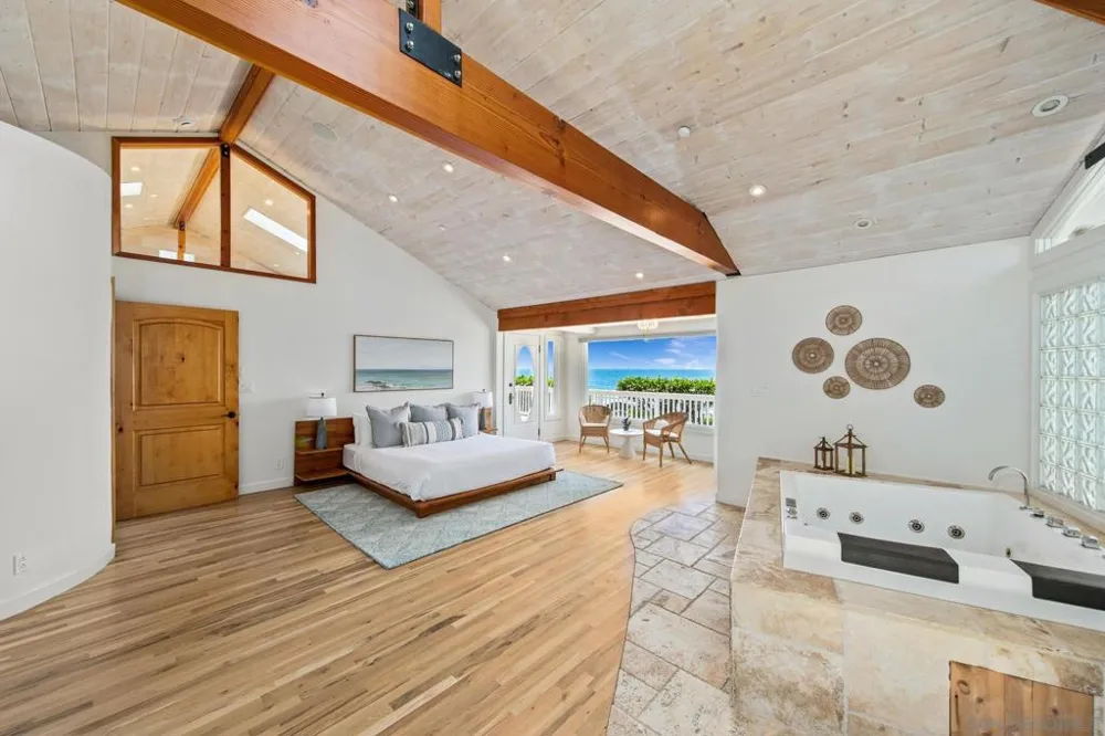 4853 Ocean/Law San Diego, CA 92109