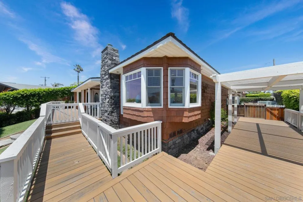 4853 Ocean/Law San Diego, CA 92109