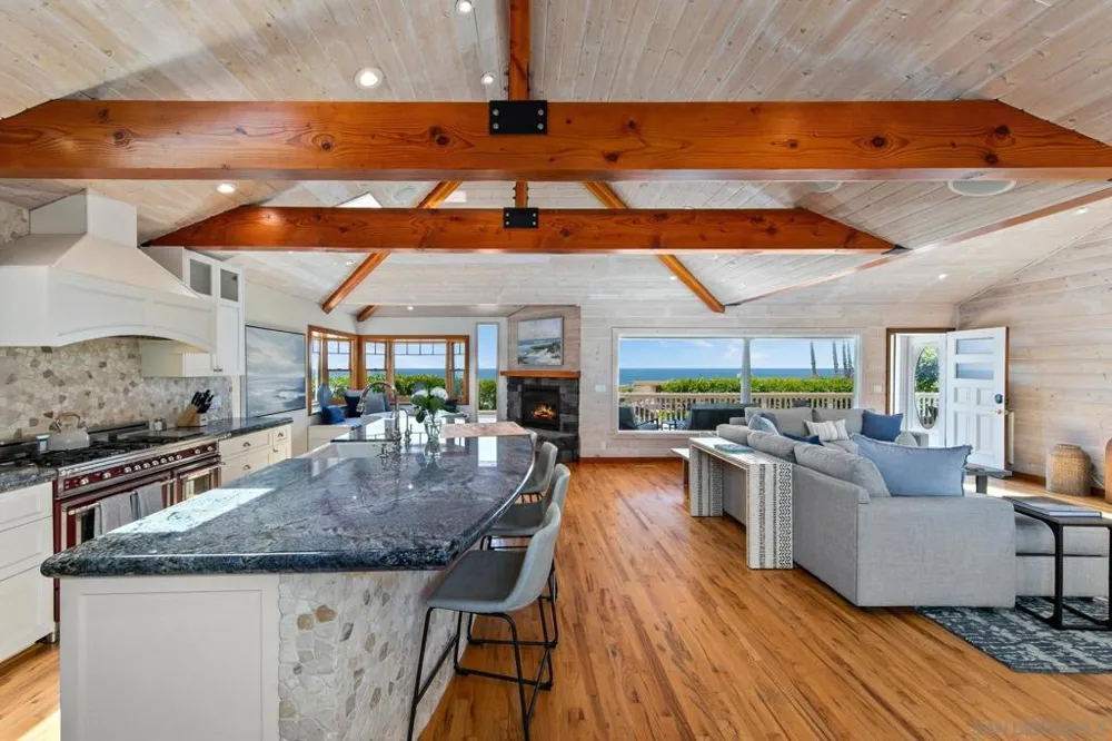 4853 Ocean/Law San Diego, CA 92109
