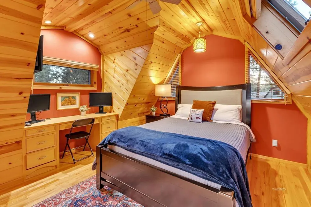 26620 Pine Avenue Idyllwild, CA 92549