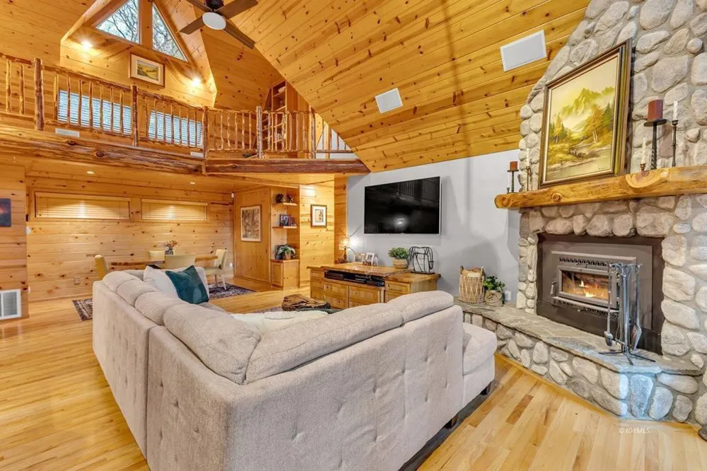 26620 Pine Avenue Idyllwild, CA 92549
