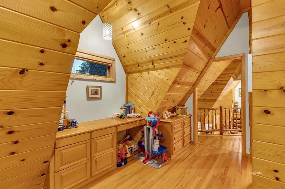 26620 Pine Avenue Idyllwild, CA 92549
