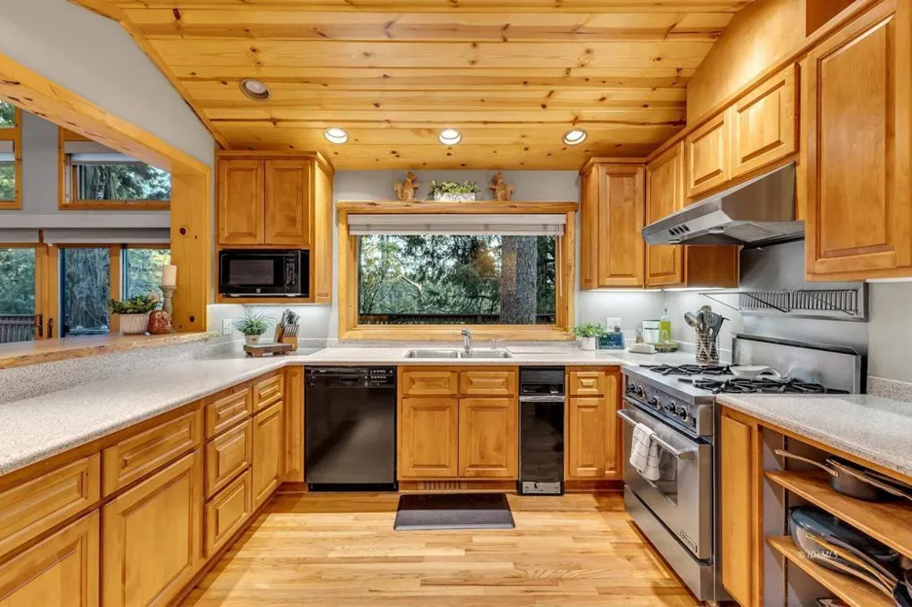 26620 Pine Avenue Idyllwild, CA 92549