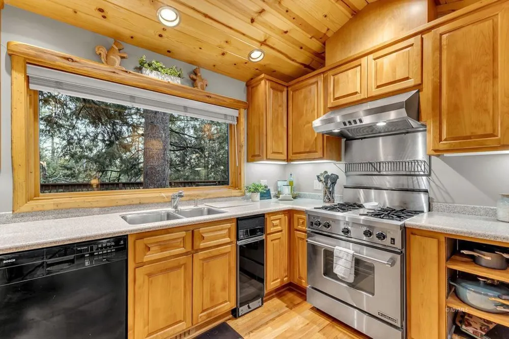 26620 Pine Avenue Idyllwild, CA 92549