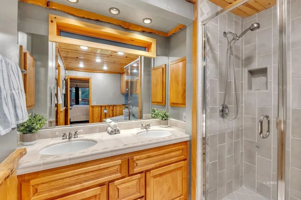 26620 Pine Avenue Idyllwild, CA 92549