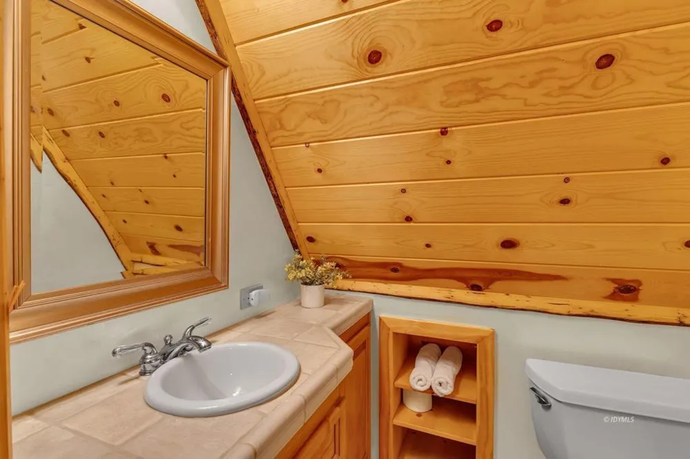 26620 Pine Avenue Idyllwild, CA 92549