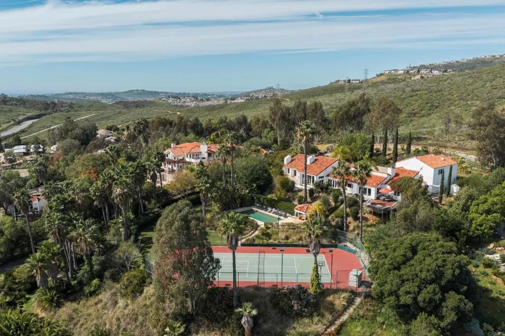 20780 Fortuna Del Norte Elfin Forest, CA 92029