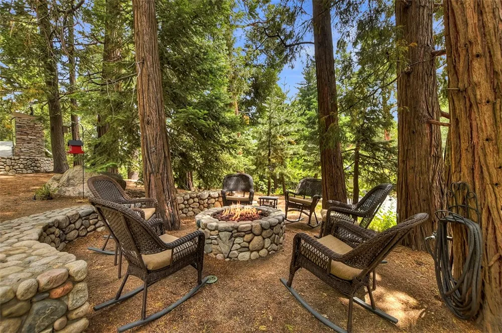 268 Cedarbrook Twin Peaks, CA 92391